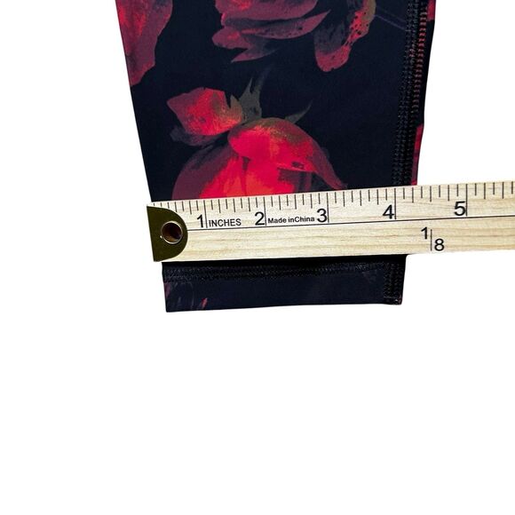 Victoria Sport Floral Mid Rise 7/8 Leggings Women’s M Black Red Stretch Pants - Picture 10 of 10